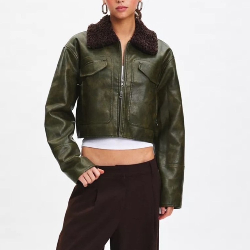 Revolve - BDG Janine green faux leather moto jacket with brown collar - Picture 2 of 2